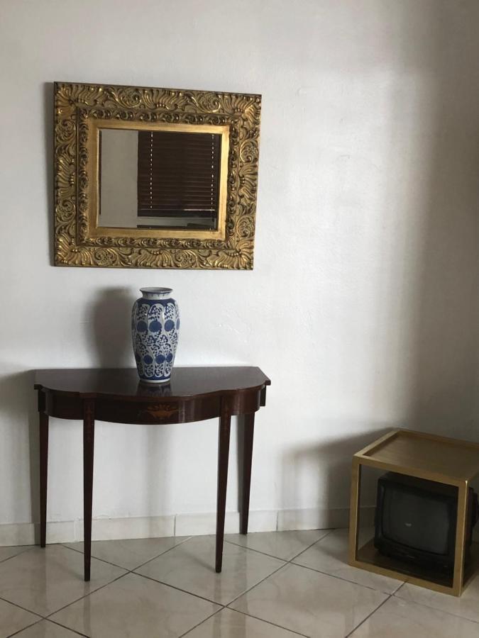 Private Room In The Heart Of Calle Ocho ไมอามี ภายนอก รูปภาพ