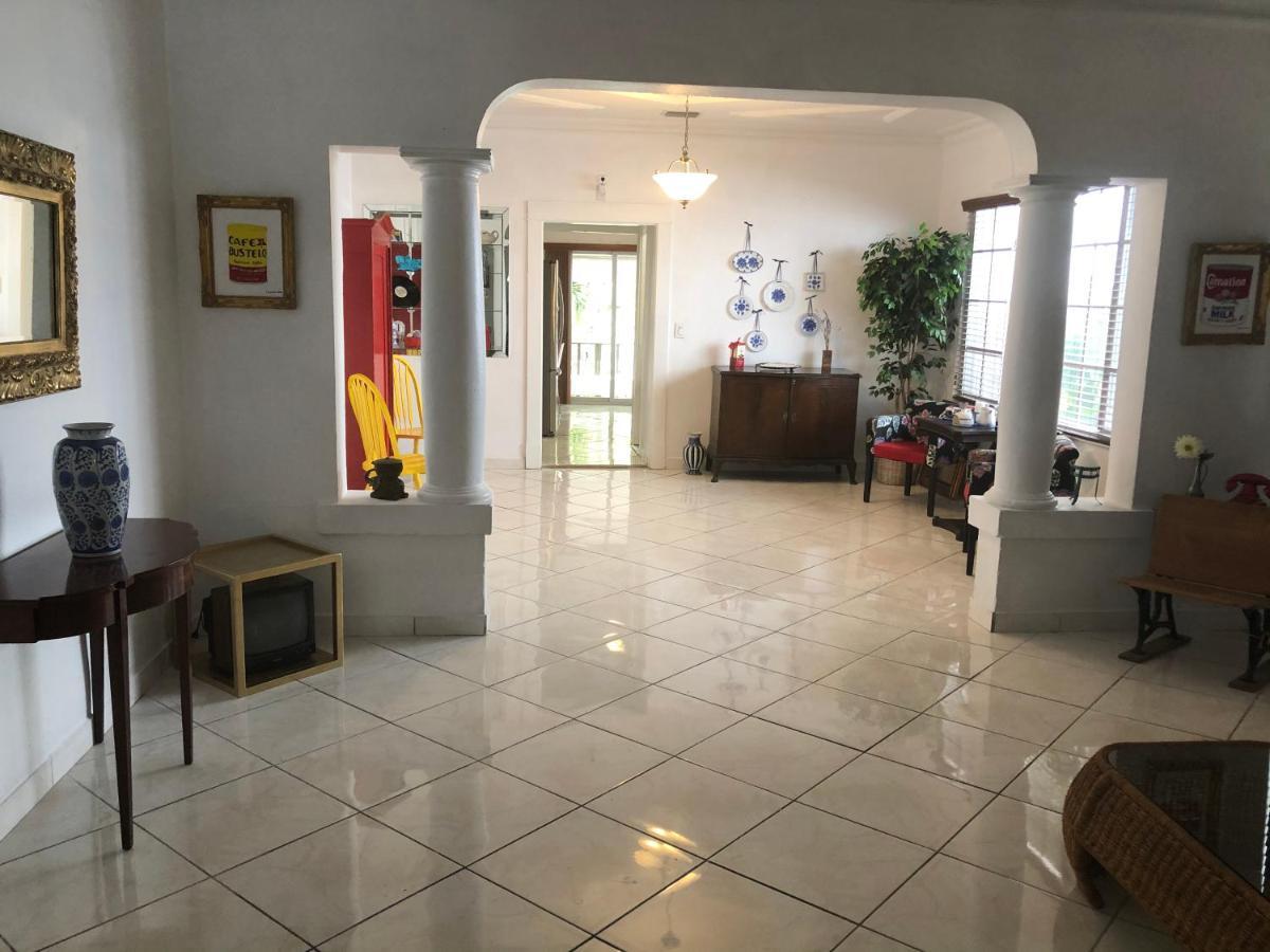 Private Room In The Heart Of Calle Ocho ไมอามี ภายนอก รูปภาพ