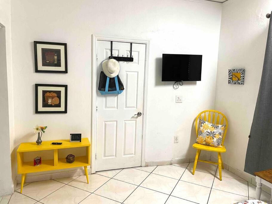 Private Room In The Heart Of Calle Ocho ไมอามี ภายนอก รูปภาพ